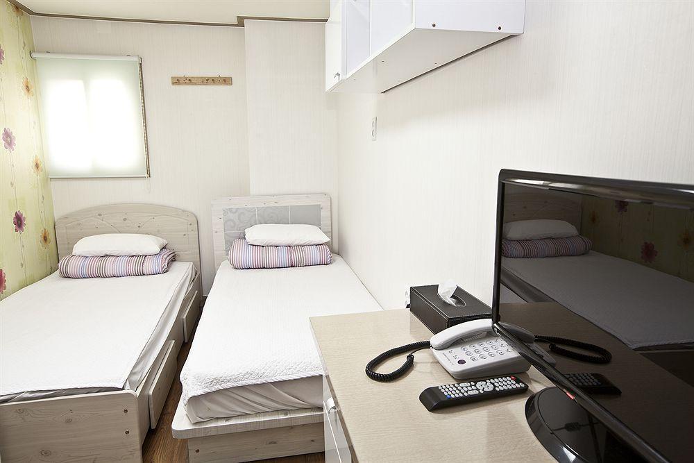 24 Guesthouse Edae Seoul Eksteriør bilde