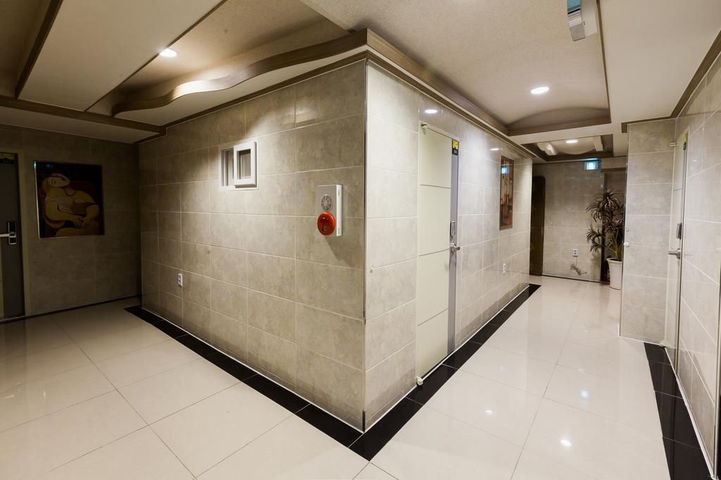 24 Guesthouse Edae Seoul Eksteriør bilde